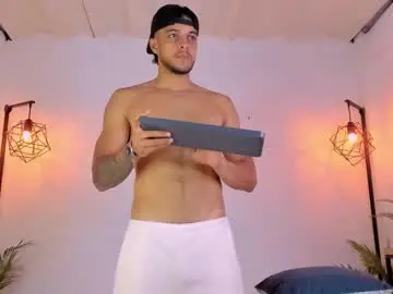 Chaturbate Best live sex cam show of tyler_jonnes