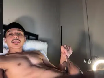 Chaturbate Live Porn of xmomentumx