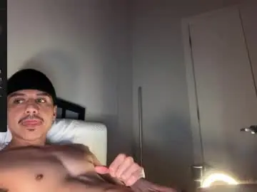 Chaturbate Live Sex Cam of xmomentumx