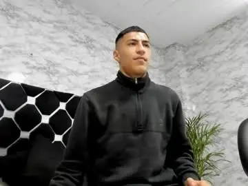 Chaturbate Live Sex Cam of mr_porn_9