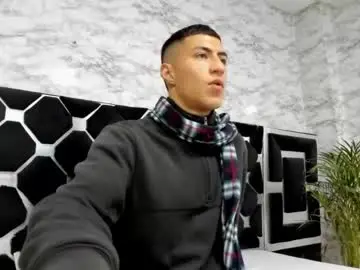 Chaturbate Sex Cam of mr_porn_9