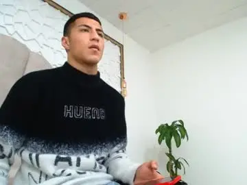 Chaturbate Live Sex Cam of mr_porn_9