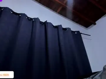 Chaturbate Adult Video Chat of nahomii_acosta
