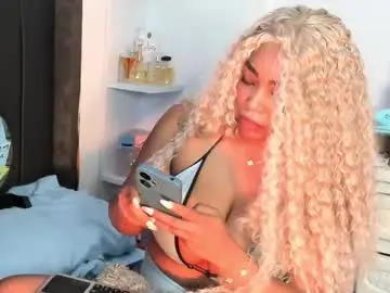 Chaturbate Adult Video Chat of kyliewhiteboobs