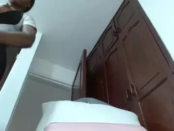 Chaturbate Adult Webcam of tsarah_cute22cm