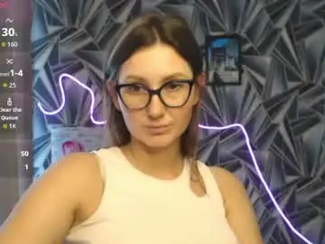 Chaturbate Live Sex Cam of nikkikiss___