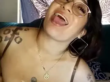 Chaturbate Watch Live Sex Cams of crystal_669
