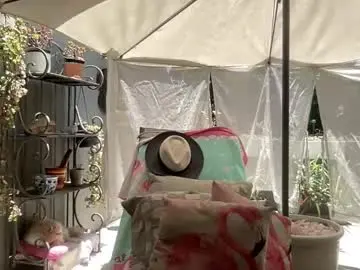 Chaturbate Nude Webcam of gl1tter_barbie