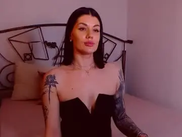 Chaturbate Live Sex Cam of yvonneeverlee