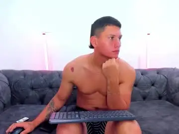 Chaturbate Best live sex cam show of chris_diamonnd