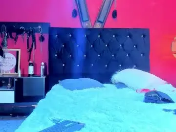 Chaturbate Live Sex Cam of foxxy_rouse1