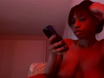 Chaturbate Live Sex of robynthegoddess