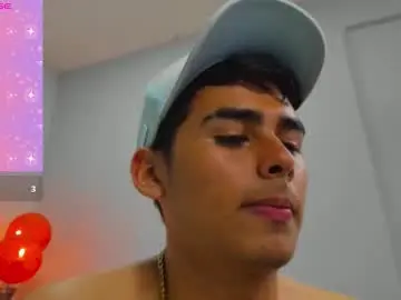 Chaturbate Live Sex Cam of arescolt