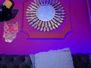 Chaturbate Adult Video Chat of julieta_russell