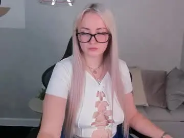 Chaturbate Live Sex Cam of leslie_bell
