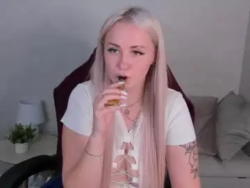Chaturbate Live Sex Cam of leslie_bell
