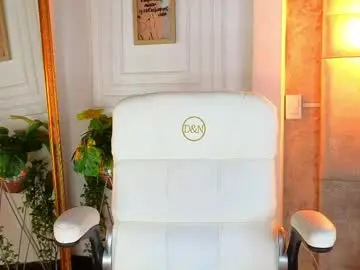 Chaturbate Best live sex cam show of alessialondon