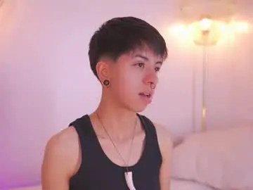 Chaturbate Free Porn Cam of tommy_blue1