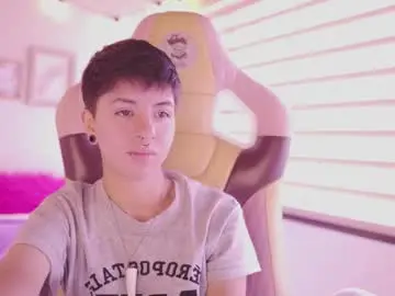 Chaturbate Watch Live Sex Cams of tommy_blue1