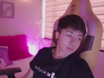 Chaturbate Live Porn of tommy_blue1