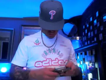 Chaturbate Sex Chat of tommy_knuckles