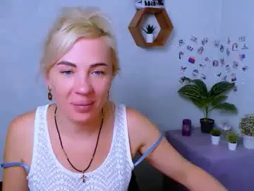 Chaturbate Free Live Porn of alinafrey_