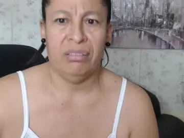 Chaturbate Watch Live Sex Cams of mature_martina_