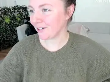 Chaturbate Live Sex Cam of haylee_love