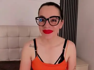 Chaturbate Live Sex Cam of isisnoir