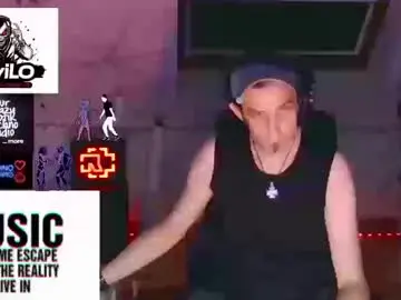 Chaturbate Adult Video Chat of revilo80