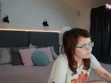 Chaturbate Nude Webcam of ariell_mini