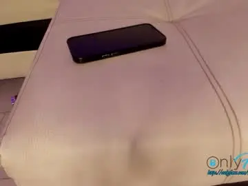 Chaturbate Live Sex Cam of michael_boy88_