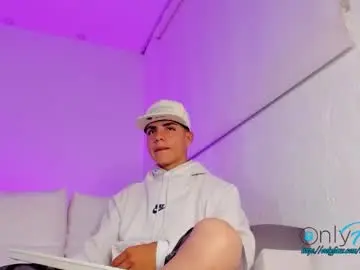 Chaturbate Live Sex Cam of michael_boy88_