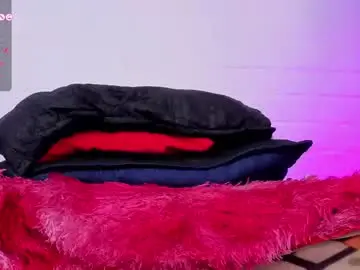 Chaturbate Live Sex Cam of louise_nails