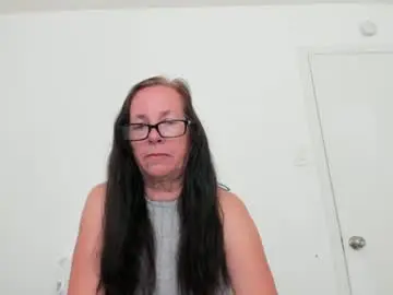 Chaturbate Live Sex Cam of submissivepeachgoddess