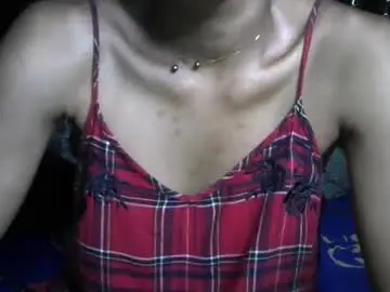 Chaturbate Live Sex Cam of hottie_baddie14