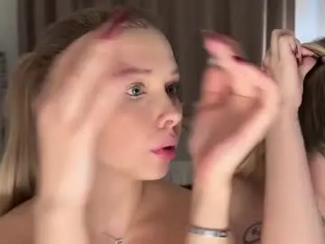 Chaturbate Live Sex Cam of elliemore