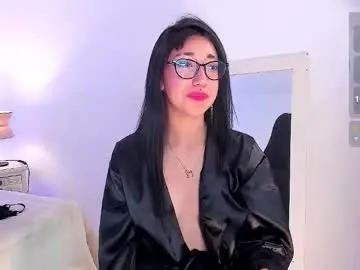 Chaturbate Nude Webcam of mia_corner