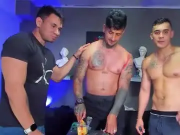 Chaturbate Sex Cam of the_golden_boys