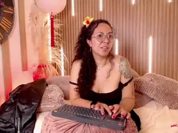 Chaturbate Free Live Porn of velvet_curly