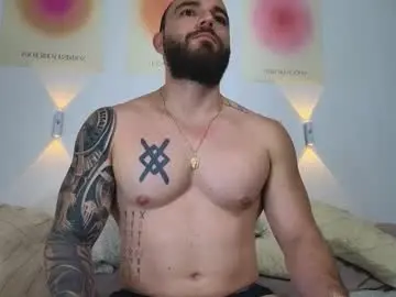 Chaturbate Live Sex Cam of isaac_carter