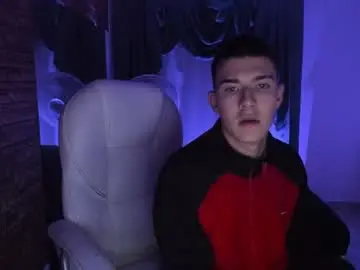 Chaturbate Nude Webcam of aleckk_boy