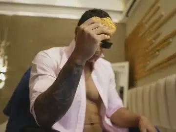 Chaturbate Live Sex Cam of logan_varela