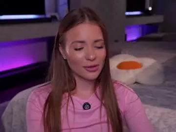 Chaturbate Live Sex Cam of your_wild_lexi