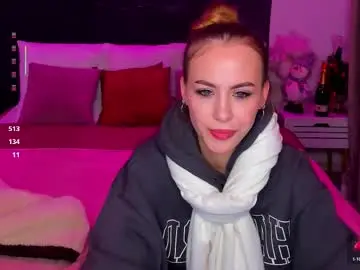 Chaturbate Live Sex Cam of lullyfox