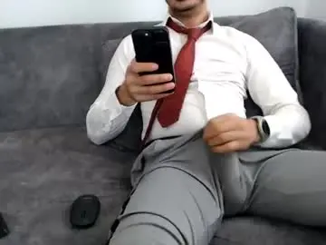 Chaturbate Live Sex Cam of dirtyybooyy77