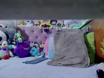 Chaturbate Live Sex Cam of kimberkiss_19_