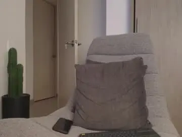 Chaturbate Live Sex Cam of andrew_west_