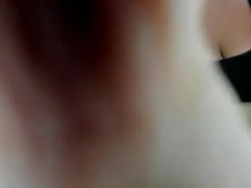 Chaturbate Live Sex Cam of emi_sary