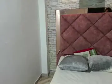 Chaturbate Live Sex Cam of lara_seduce